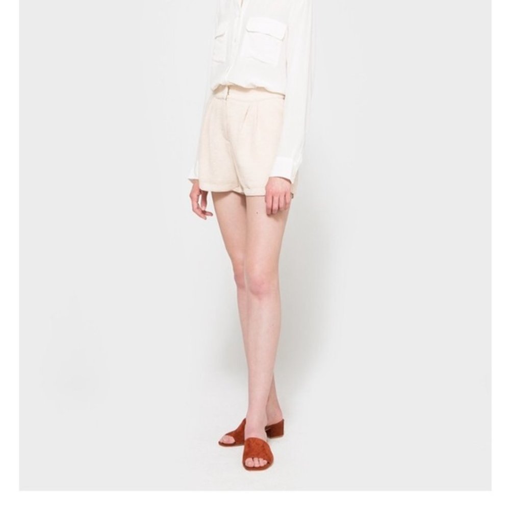 Farrow Pleated Shorts Size M - Need Supply